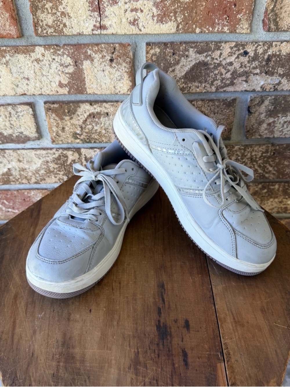 Kinetix Sportstyle Sneakers Enner PU W 3Pr Gray Size 8 or 39 Pre-Loved Beauties!